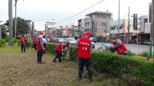 The inmates participate in the Gardening Landscape Modeling Training Course.